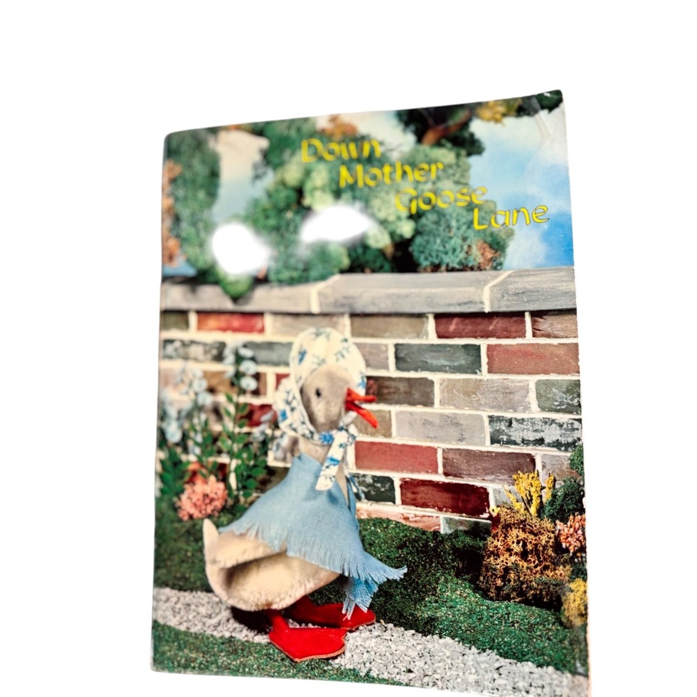 Down Mother Goose Lane Vintage Childrens Nursery‎ Rhyme Book Diorama Photography